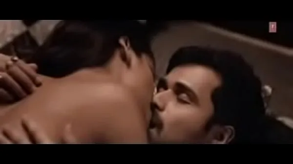 Veľká Esha Gupta kiss sex scene with Emraan Hashmi totálna trubica