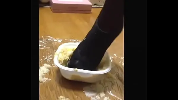 Big fetish】Bowl of rice topped with chicken and eggs crush Heels total Tube