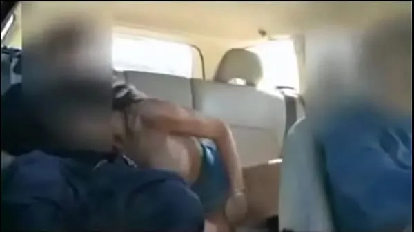 Nagy Wife Fucked During a Car Trip teljes cső