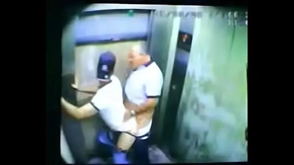 Big Fuck in an elevator total Tube