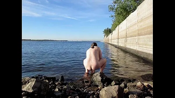 أنبوب swim with a long 18 5 inch dildo 47 cm deep in ass outdoor كبير