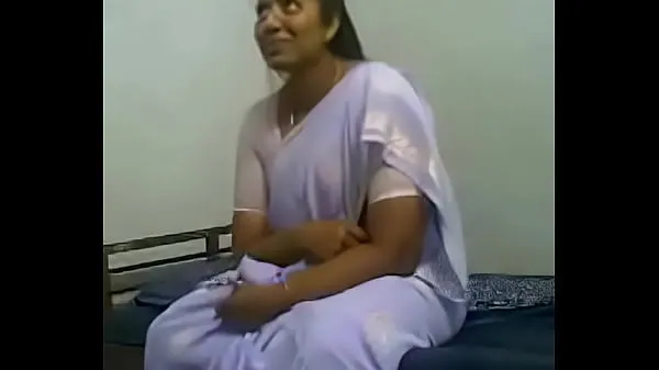 Velika South indian Doctor aunty susila fucked hard -more clips skupna cev