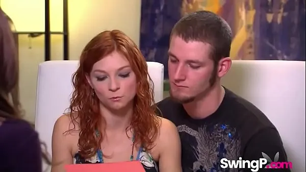 Μεγάλο Reality show amateur couples swapping partners συνολικό σωλήνα