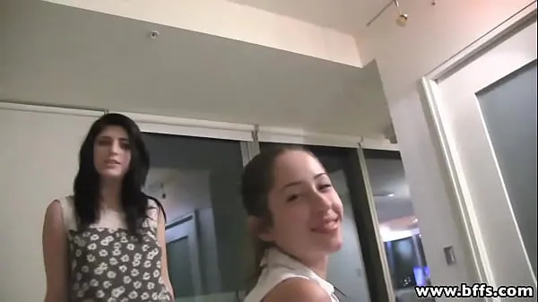 큰 Adorable teen girls pajama party and one of the girls with glasses gets her pussy pounded by her friend wearing strapon dildo 총 튜브