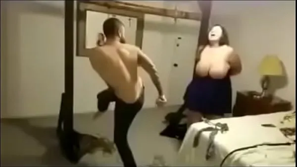 Iso BBW girl gets a knock to her knockers yhteensä Tube