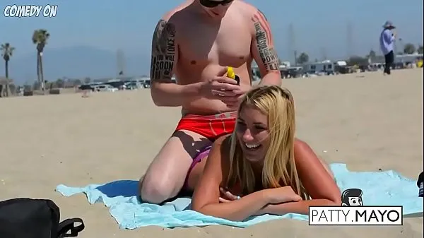 Grote Massage Prank (Gone Wild) Kissing Hot Girls On the Beach totale buis