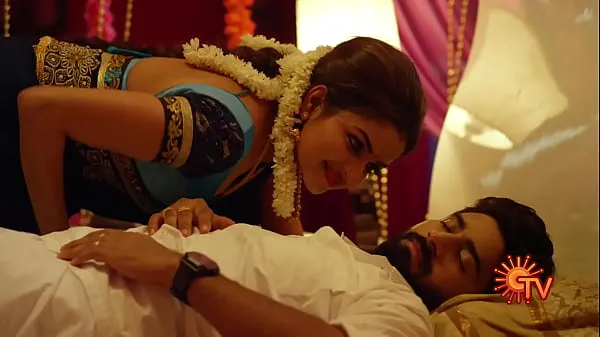 Büyük Nandhini Serial Nithya Ram Hot Seducing Moves with Cleavage Show toplam Tüp