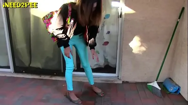 Big New girls pissing their pants in public real wetting 2018 celková trubka
