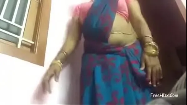 Duża Indian aunty seducing in całkowita rura