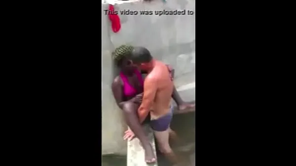 Duża tourist eating an angolan woman całkowita rura