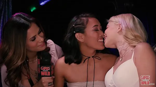 大GIRLS GONE WILD - Young Riley Experience Lesbian Sex For First Time总管