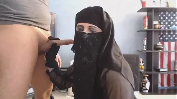 Grote blowjob and cumshot on my niqab totale buis
