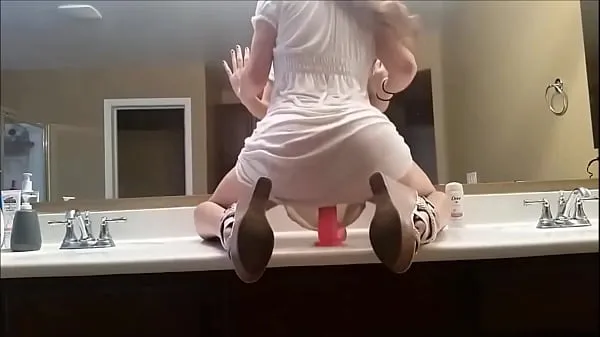 หลอดรวมSexy Teen Riding Dildo In The Bathroom To Powerful Orgasmใหญ่