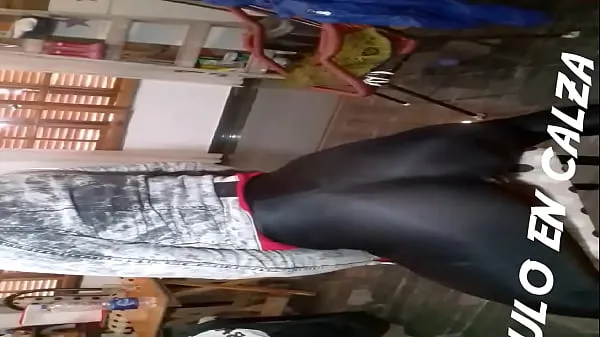 Duża ass in very transparent stockings całkowita rura