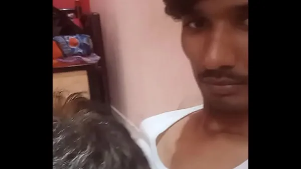Stor Indian Horny father sucking dick totalt rör