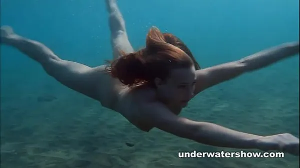 Duża Sea makes her inner mermaid come outside całkowita rura