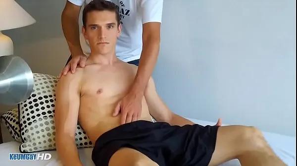 Stor Christophe French sea guard gets wanked his huge cock by 2 guys in spite of him totalt rör