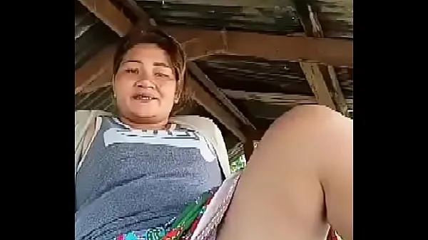 Stor Thai aunty flashing outdoor totalt rör