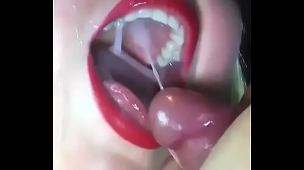 أنبوب Cum shot mouth releasing sperm in mouth كبير
