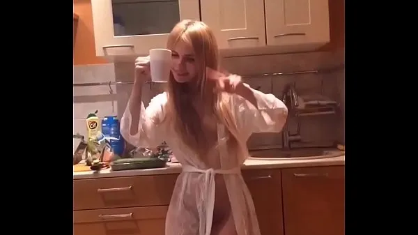 Store Alexandra naughty in her kitchen - Best of VK live samlede rør
