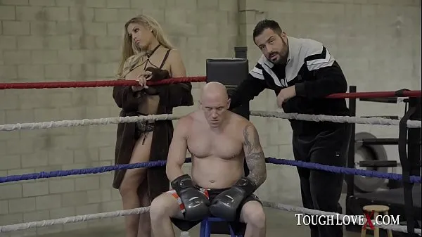 Grote Priest boxing to win a hot busty blonde for a prize totale buis