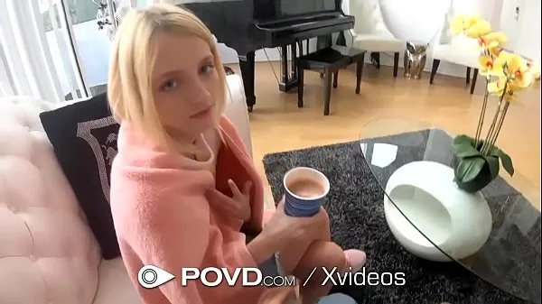 Iso POVD Little blonde BENDS OVER for huge dick yhteensä Tube