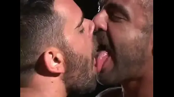 Stor The hottest fucking slurrpy spit kissing ever seen - EduBoxer & ManuMaltes totalt rör