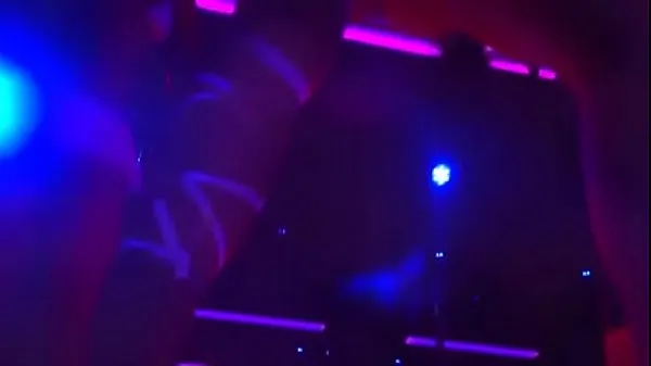 Iso Thai Gogo Dancer Getting Her Pussy Licked on Stage yhteensä Tube