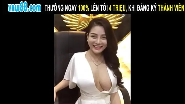 Tabung total Beautiful Girl With Big Boobs Live Stream Showing Her Breasts besar
