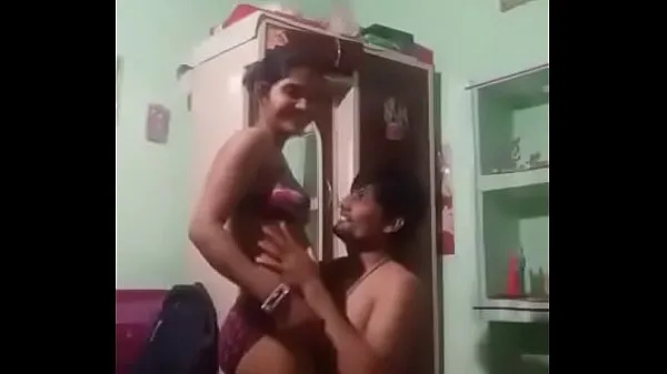 Μεγάλο Desi sexy bhabi fun with her devar after fucking watch more συνολικό σωλήνα