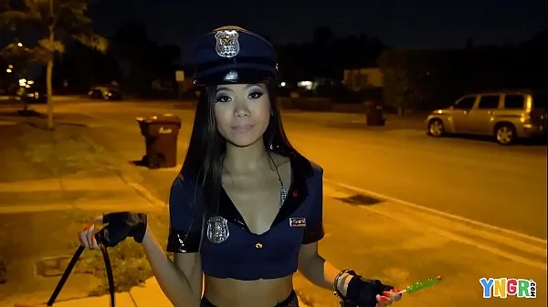 Duża YNGR - Asian Teen Vina Sky Fucked On Halloween całkowita rura