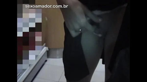 Tabung total Amateur video shows half-d. women in store at gas station besar