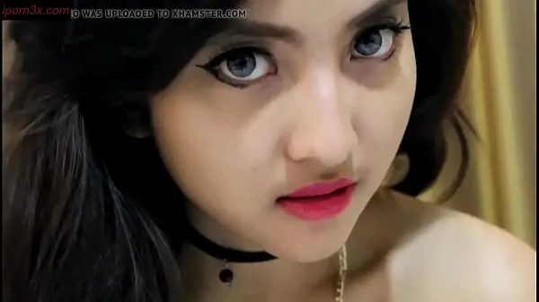 Μεγάλο Cloudya Yastin Nude Photo Shoot - Modelii Indonesia συνολικό σωλήνα