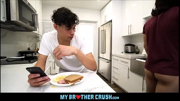 Nagy Latino Twink Stepbrother Sex With His Cub Stepbrother Dante Drackis In Family Kitchen teljes cső
