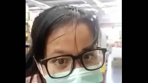 Big Pinay Show Boobs at the Grocery Store tổng số ống