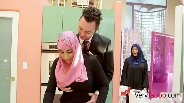 Μεγάλο Arab step Daughter In Hijab Fucks Ella Knox συνολικό σωλήνα
