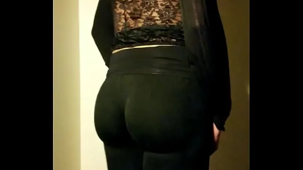 Grote Sexy sissy ass in leggings totale buis