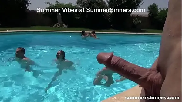 Jumlah Tiub Summer Sinners Party besar