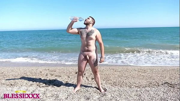 Big Straight male walking along the nude beach - Magic Javi celková trubka