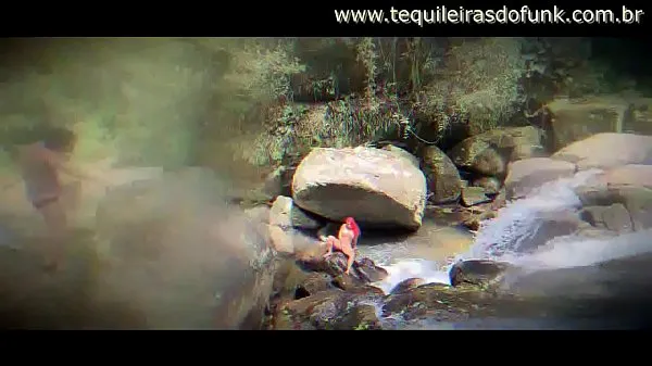 Big Débora Fantine Having sex with a friend in the Waterfall total Tube
