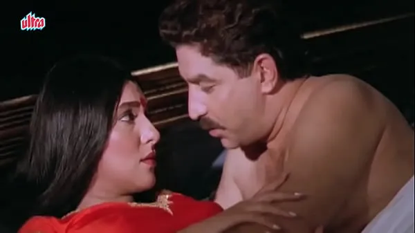 أنبوب Wife cheated & shooted husband when caught bollywood scene كبير