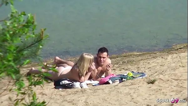 大Real Teen Couple on German Beach Voyeur Fuck by Stranger总管