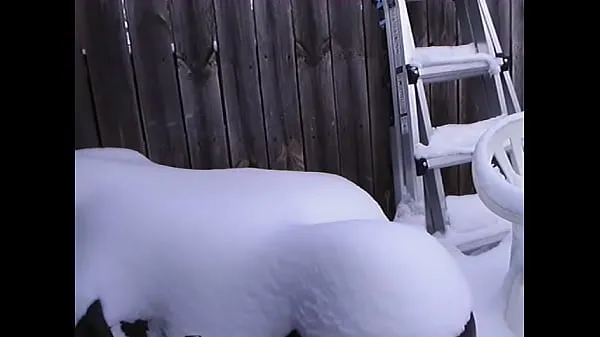 Big Naked Driver shovels his deck wearing only a cap total Tube