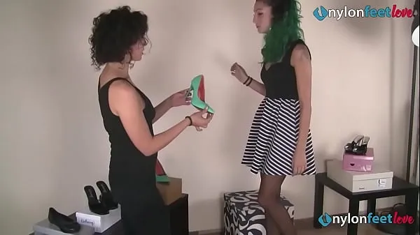 Μεγάλο Lesbians have footfetish fun in a shoe store wearing nylons συνολικό σωλήνα