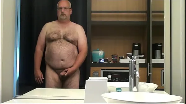 Μεγάλο Man Masturbating in Hotel on a Business Trip συνολικό σωλήνα