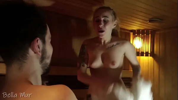 큰 Curvy hottie fucking a stranger in a public sauna 총 튜브