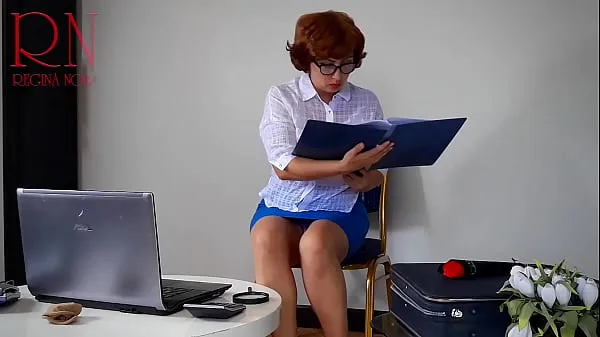 큰 Shaggy submits Velma to undress. Velma masturbates and reaches an orgasm! FULL VIDEO 총 튜브