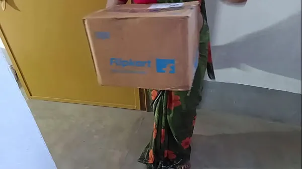 大Get fucked from flipkart delivery boy instead of money when my husband not home总管
