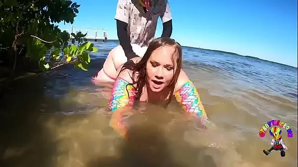 Tabung total Gibby the clown fucks Tampa whore on the great sea dock besar