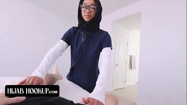 大Hijab Hookup - Lucky Stud Bangs Hard Middle-Eastern Pussy And Covers Her Pretty Face With Huge Load总管